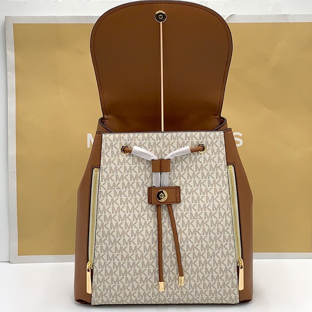 MICHAEL KORS PHOEBE MEDIUM DRAWSTRING BACKPACK VANILLA/ BROWN SIGNATURE COLOR - Picture 3 of 16